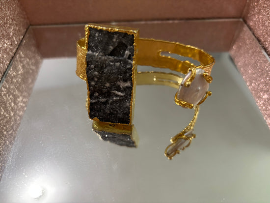 Gold Squared with Pearl Color Stone Bracelet