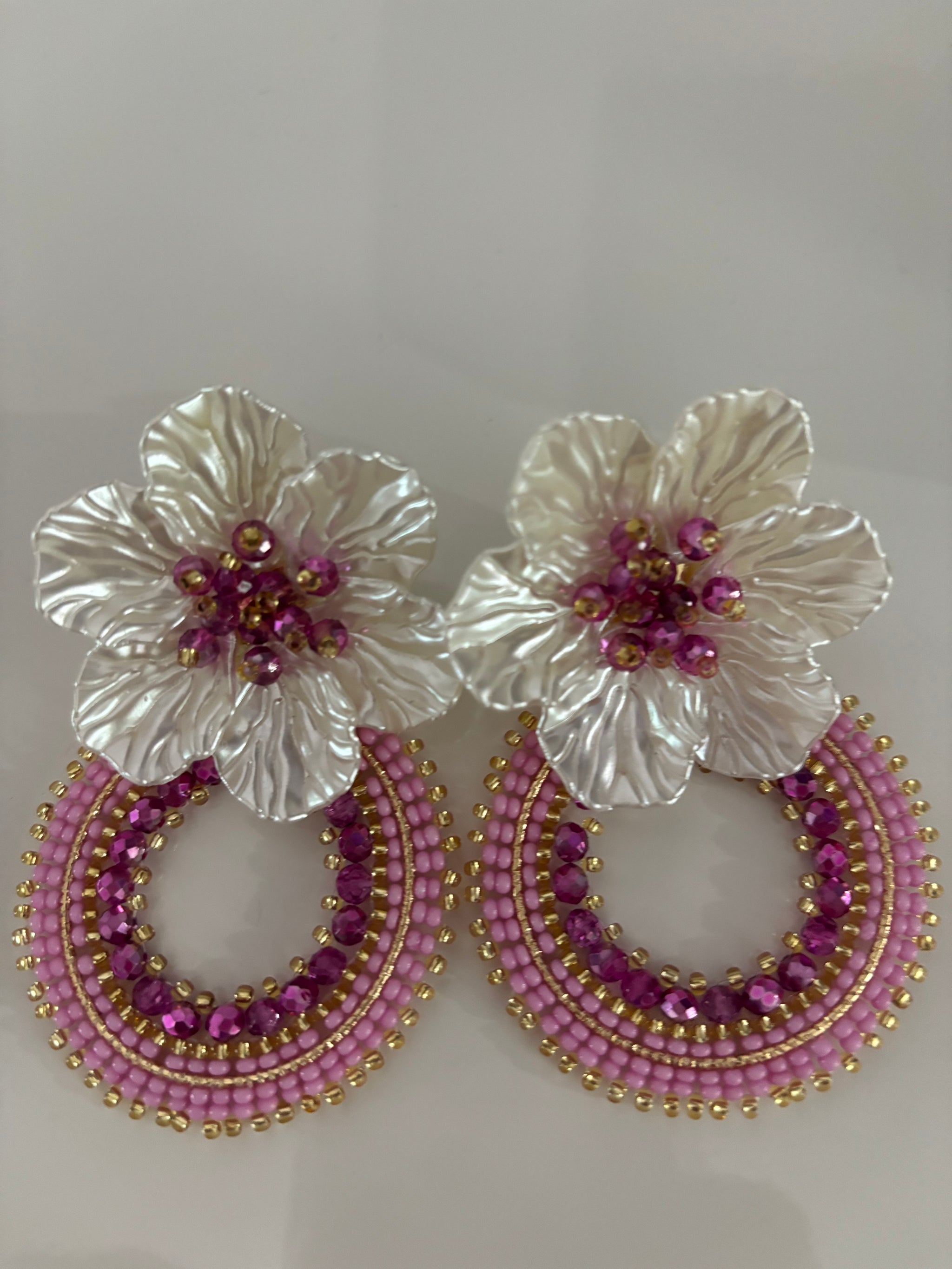 White Flowers Earrings